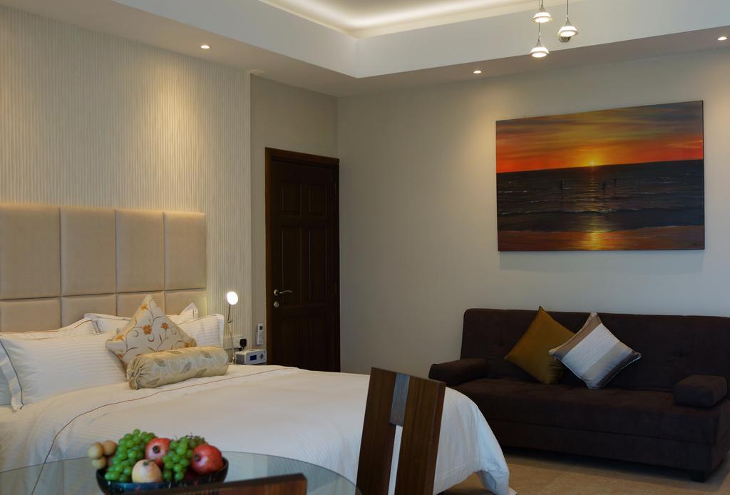 Апартаменти The Penthouse Above Sea Dehiwala-Mount Lavinia Екстер'єр фото