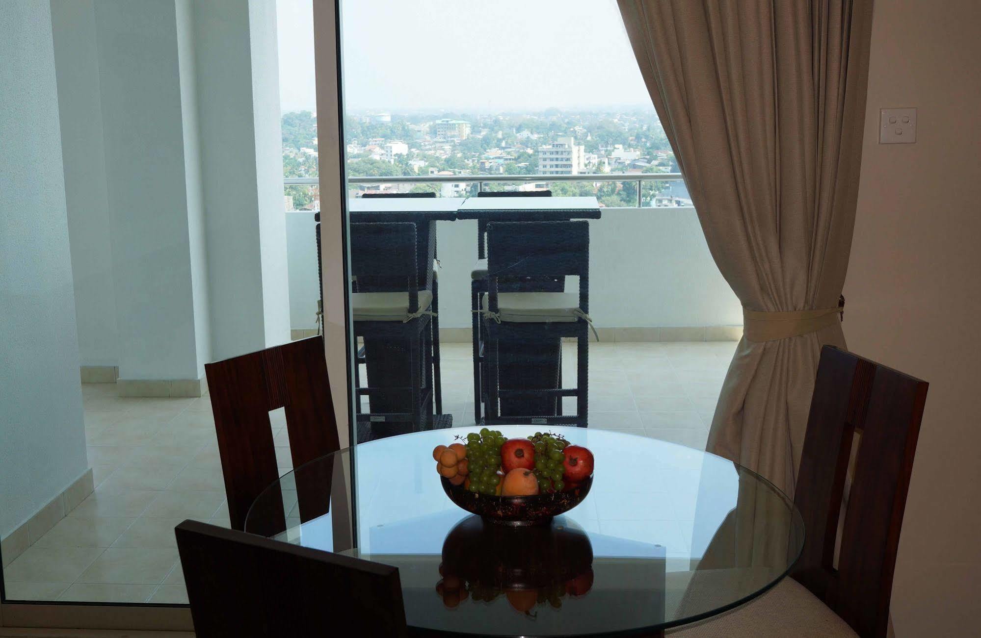 Апартаменти The Penthouse Above Sea Dehiwala-Mount Lavinia Екстер'єр фото